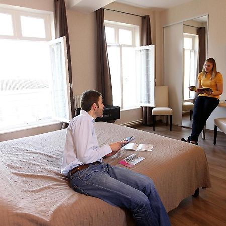 Hotel Memorial แซ็ง-ก็องแต็ง ภายนอก รูปภาพ